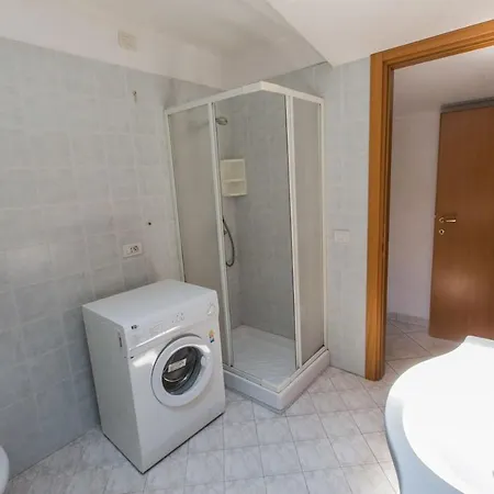 아파트 Attico Vacanze 피네토